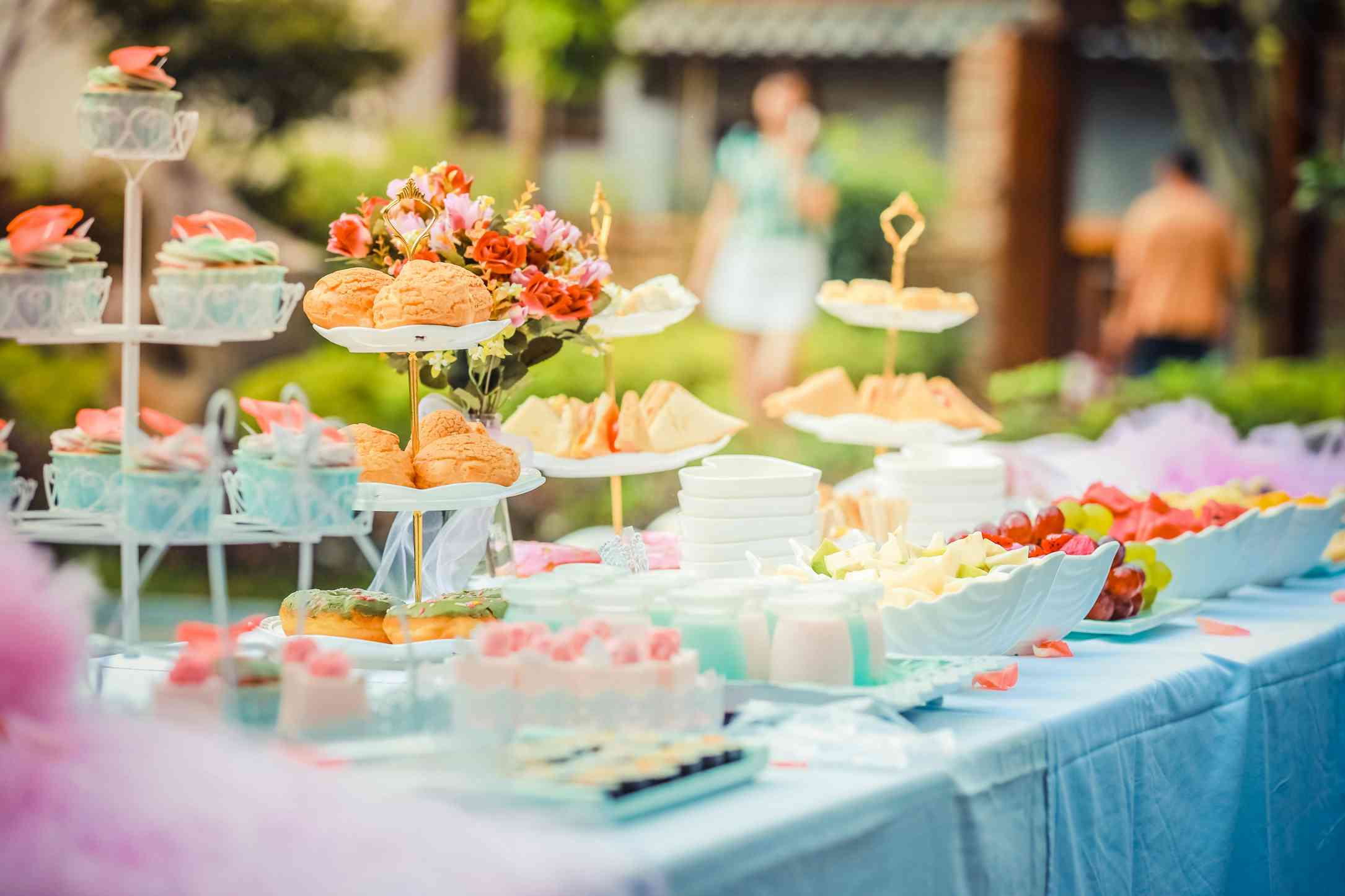 Ways to Serve Food During Your Wedding